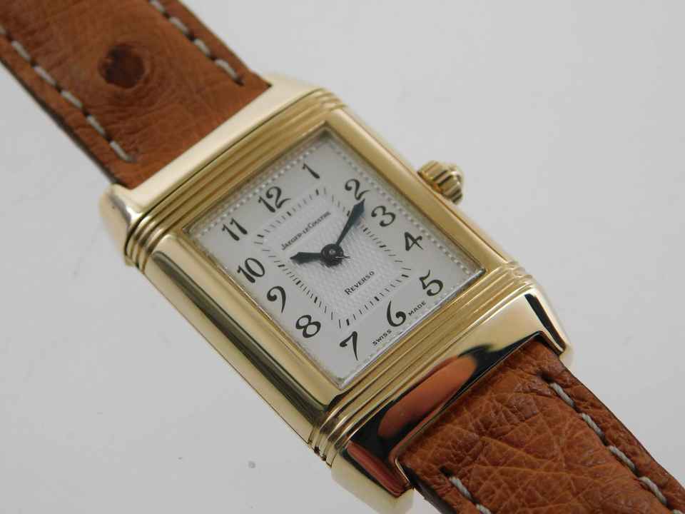  Jaeger-LeCoultre Reverso Duetto 18 Karat Gelbgold Reverso Duetto Handaufzug Damenuhr mit Faltschließe und Straussenband 18 Karat Gelbgold Reverso Duetto Handaufzug Damenuhr 
