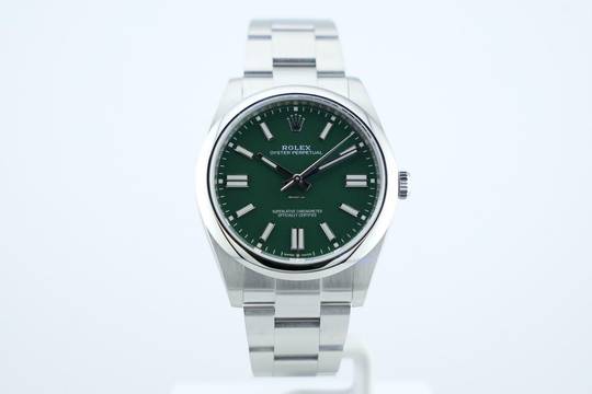 Rolex Oyster Perpetual 41 Green Dial - With Box And Papers - 124300 2022 