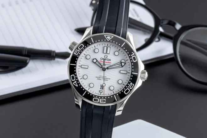  Omega Seamaster Diver 300 M Stahl Automatik Ref. 210.32.42.20.04.001 B&P 2022 