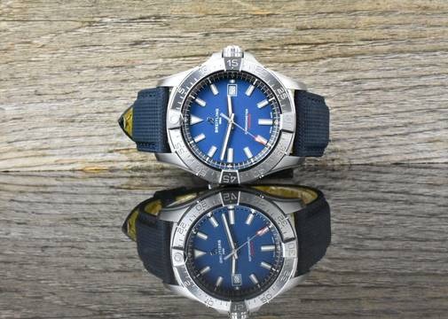  Breitling Avenger Automatic 42 Blue / Faltschließe / Stahl - B&P 2023 