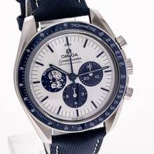Thumbnail von Omega Speedmaster Professional Moonwatch 50th 'Silver Snoopy Award' – 310.32.42.50.02.001 – NEW & Unworn – 08/2025 Full