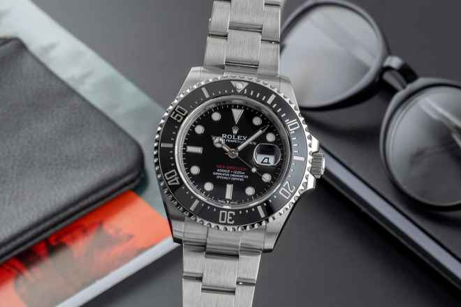  Rolex Sea-Dweller Single Red Stahl Herrenuhr Ref. 126600 Box & Papiere 2019 