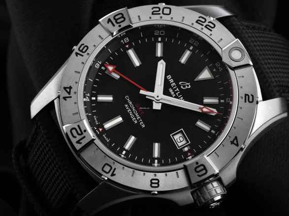  Breitling Avenger GMT Ref.A32320101B1X1 2025 Full Set Ungetragen 