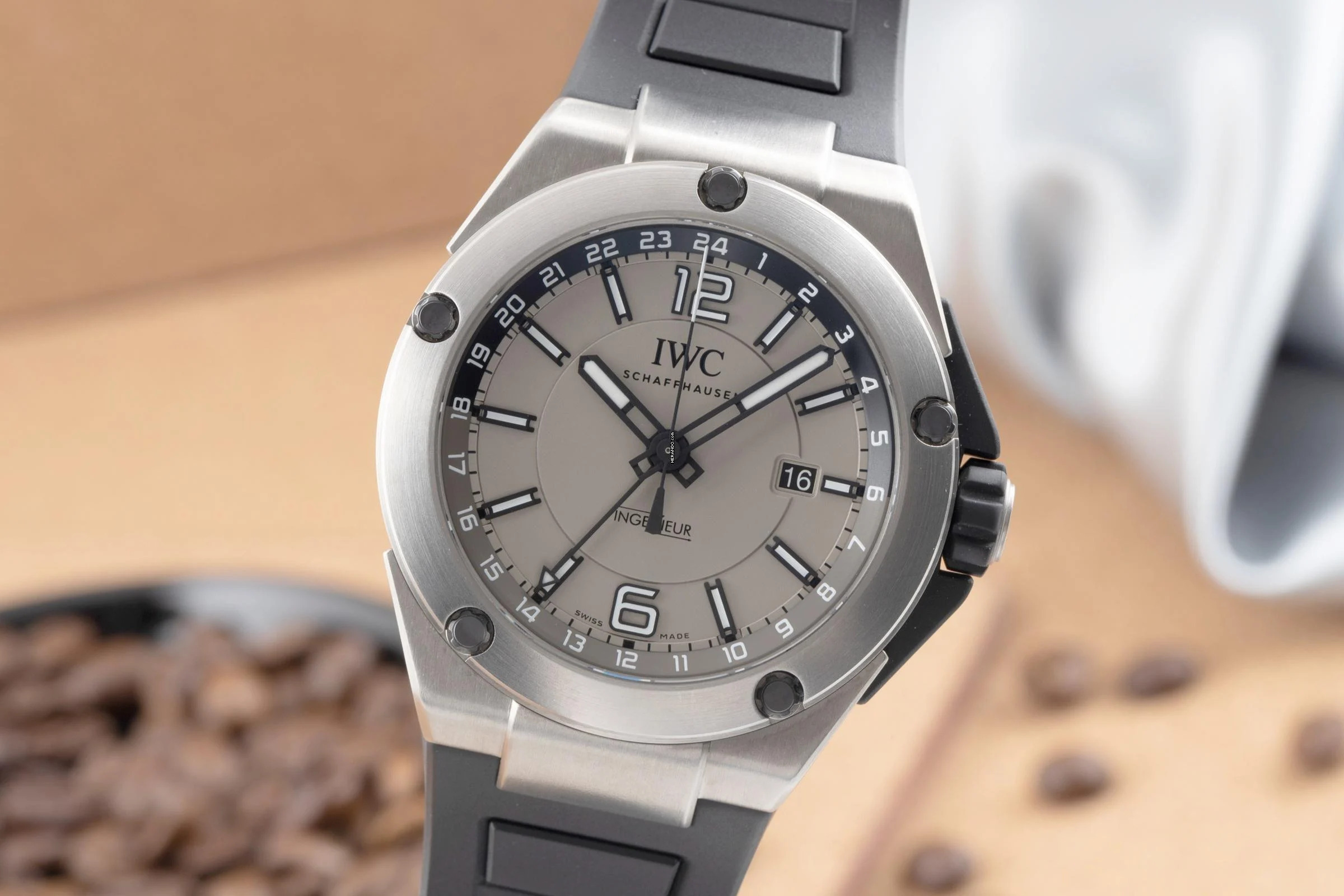 IWC Ingenieur Dual Time Automatik Titan Automatik Herren Ref. IW326403 B&P 2013