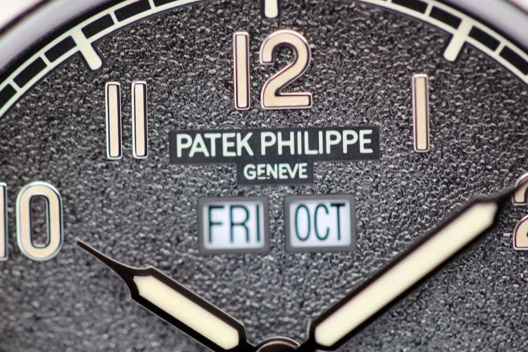  Patek Philippe Annual Calendar Travel Time 5326/G-001 