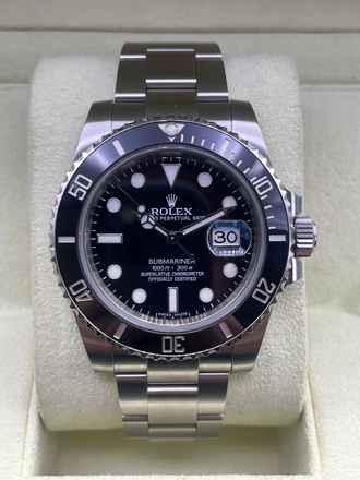  Rolex Submariner Date Black Dial 40mm Full Set with box and papers Lc Austria y.2014 