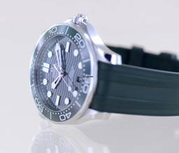 Thumbnail von Omega Seamaster Diver 300 M Co-Axial Master Chronometer 42mm Top green Keramik Diver B+P