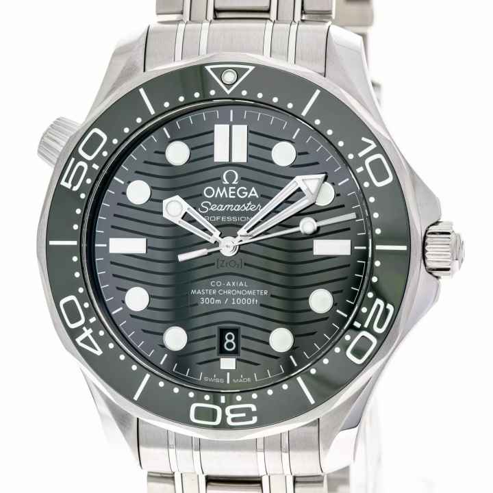  Omega Seamaster Diver 300 M 42 Green – 210.30.42.20.10.001 – NEW & Unworn – 12/2025 Full Set 