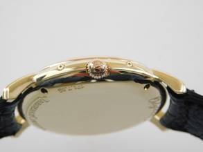 Thumbnail von Jaeger-LeCoultre Odysseus 18 Karat Gelbgold Odysseus Vollkalender Automatik Brunai Wappen Porzellan Zifferblatt Brunei Darussalam Wappen Vollkalender