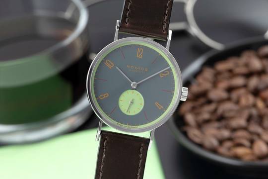  NOMOS Tangente Super 30 Feldmausgrau Stahl Handaufzug Limited B&P 2004 