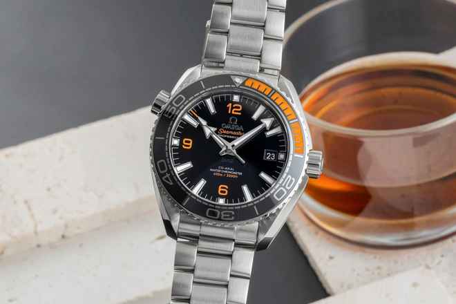  Omega Seamaster Planet Ocean Stahl Automatik Herrenuhr Ref. 215.30.44.21.01.002 B&P 2022 