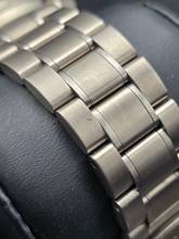 Thumbnail von Omega Speedmaster Skywalker X-33 318.90.45.79.01.001 Quartz Titanium Very Good Condition Full Set 2018