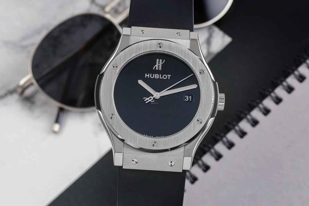  Hublot Classic Fusion 45 Automatik Titan 511.NX.1270.RX Limited 