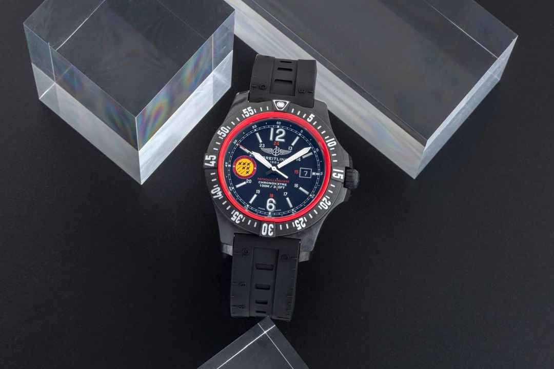  Breitling Colt Skyracer Patrouille Suisse Breitlight Quarz Ref X74320B5/BG23 B&P 