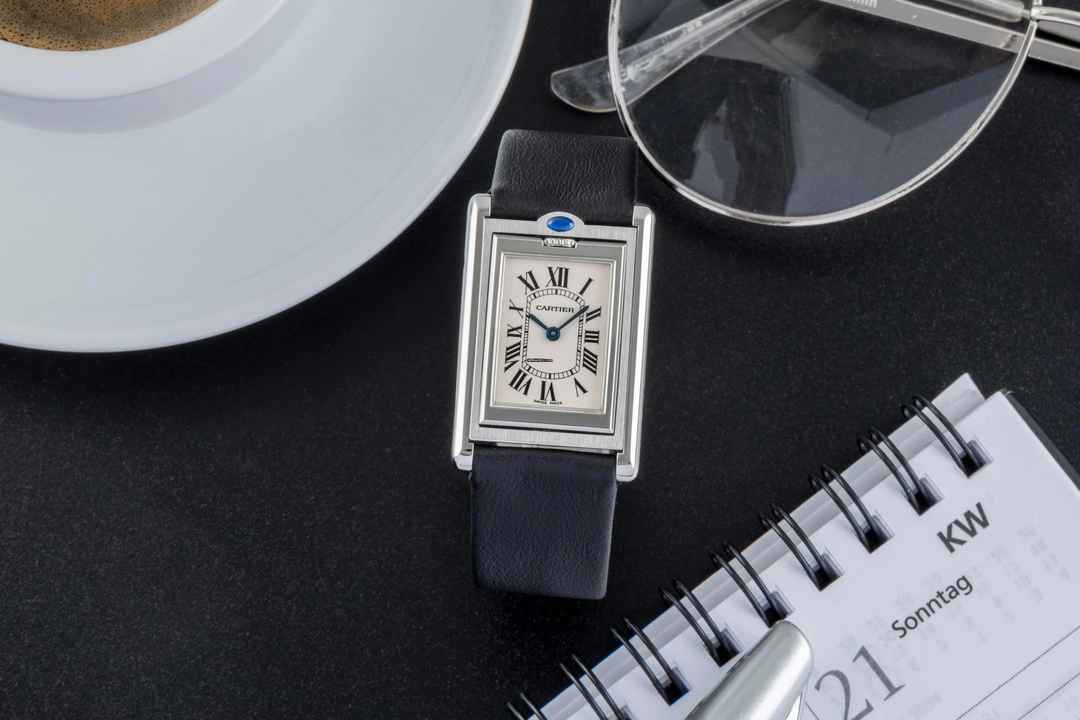  Cartier Tank Basculante Edelstahl unisex Saphirglas Ref. W1011258 Klassiker B&P 