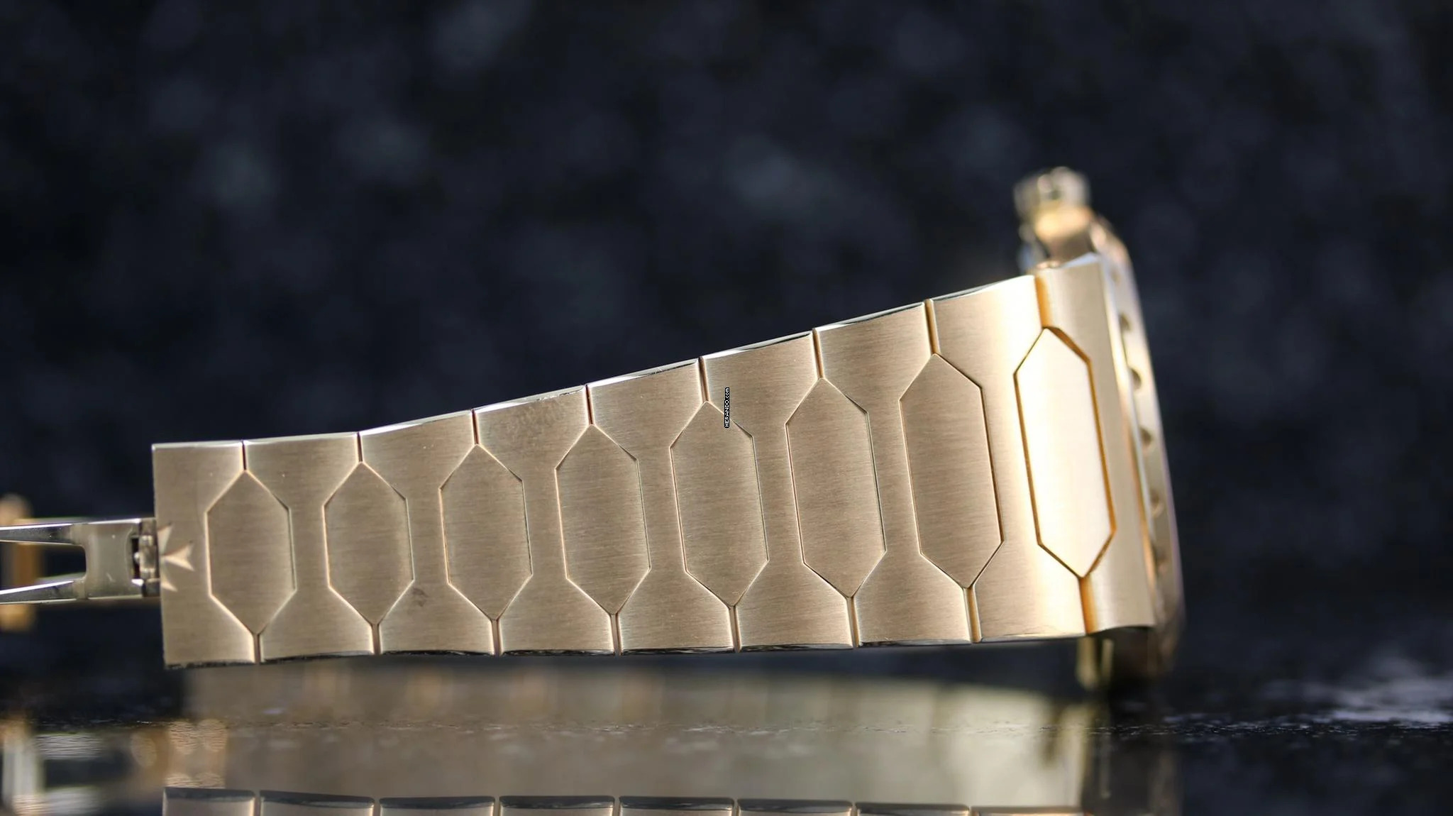  Vacheron Constantin 222 Historiques 222 Yellowgold - like New - Fullset - 10/2025 