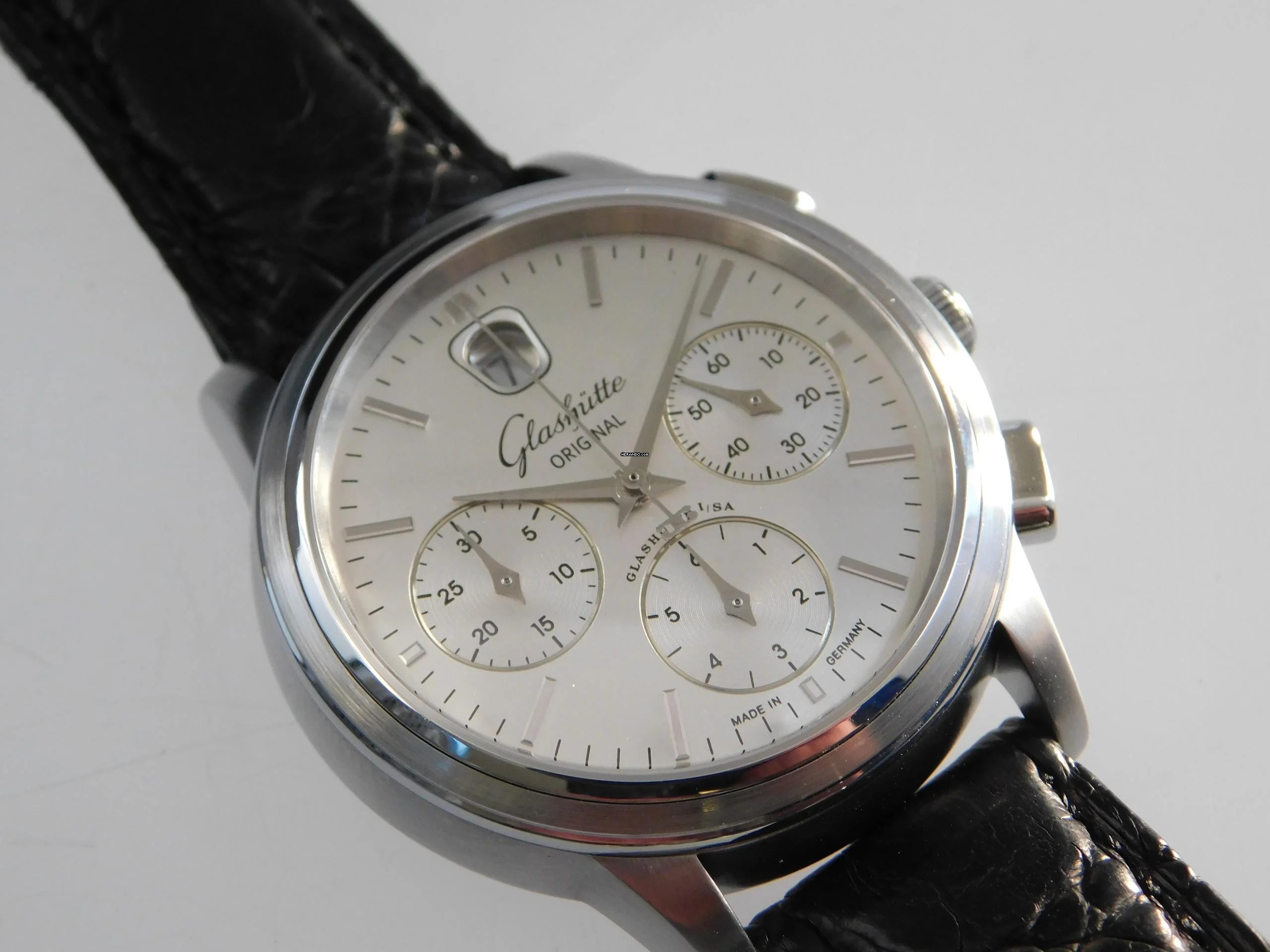 Glashütte Original Senator Navigator Chronograph mit seltenem silbernen Zifferblatt Top Zustand Krokoband und Faltschließe