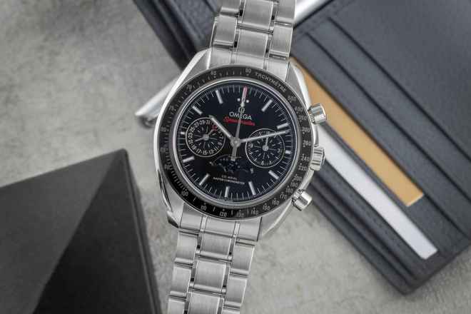  Omega Speedmaster Moonphase Chronograph Stahl Automatik Ref. 304.30.44.52.01.001 B&P 2021 