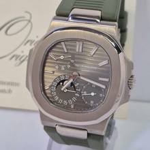 Thumbnail von Patek Philippe Nautilus Moonphase Power Reserve Ouro Branco 40mm Automático Completo
