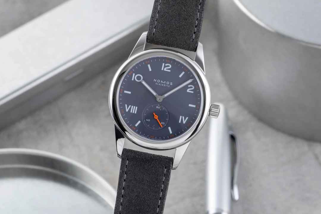  NOMOS Club Campus Blue Purple Stahl Handaufzug Ref.713 B&P 2025 