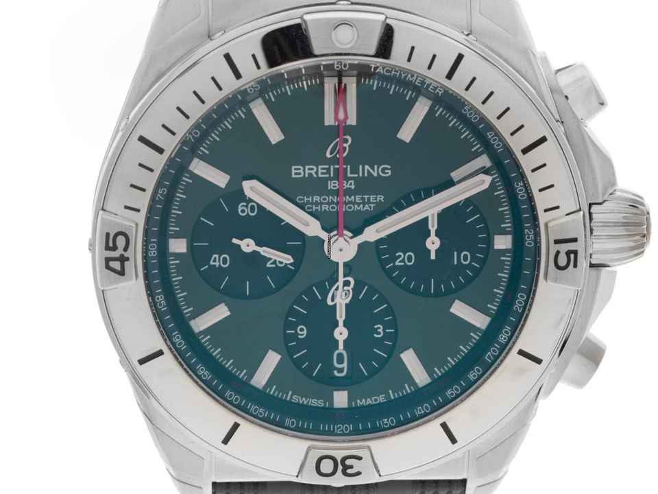  Breitling Chronomat B01 Green Dial Ref.AB0134101L2S1 2025 Full Set Ungetragen Chronomat B01 Green Dial Faltschließe 