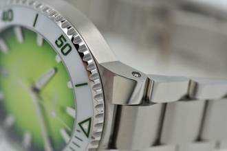 Thumbnail von Oris Aquis Date Taste of Summer Green White 01 733 7787 4137-07 8 22 04PEB