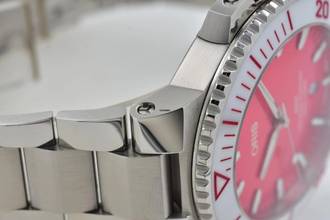 Thumbnail von Oris Aquis Date Taste of Summer Red White 01 733 7787 4138-07 8 22 04PEB