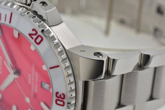  Oris Aquis Date Taste of Summer Red White 01 733 7787 4138-07 8 22 04PEB 