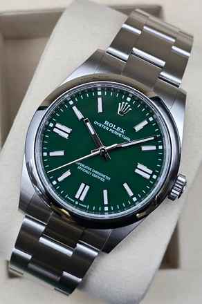  Rolex Oyster Perpetual 41mm 134300 Green dial Unworn/New Conditon Full Set 12-2025 