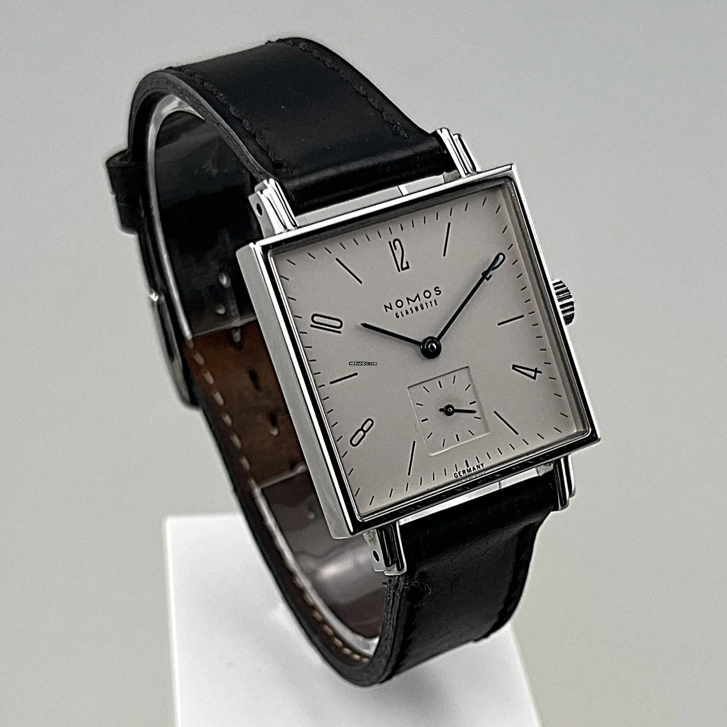  NOMOS Tetra Glashütte Tetra Ref. 406 mit Stahlgehäuse Lederband plus Original Nomos Lederband (neu) Handaufzug Zifferblatt creme-weiß Original Box 