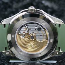 Thumbnail von Patek Philippe Aquanaut Whitegold Khaki Green - like New - Fullset - 2023