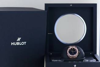 Thumbnail von Hublot Classic Fusion 18K Roségold King Gold Automatic black dial 38mm B+P