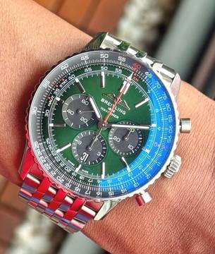  Breitling Navitimer 1 B01 Chronograph 46 Racing Green perfektes Fullset mit Breitling Garantie bis 2033 