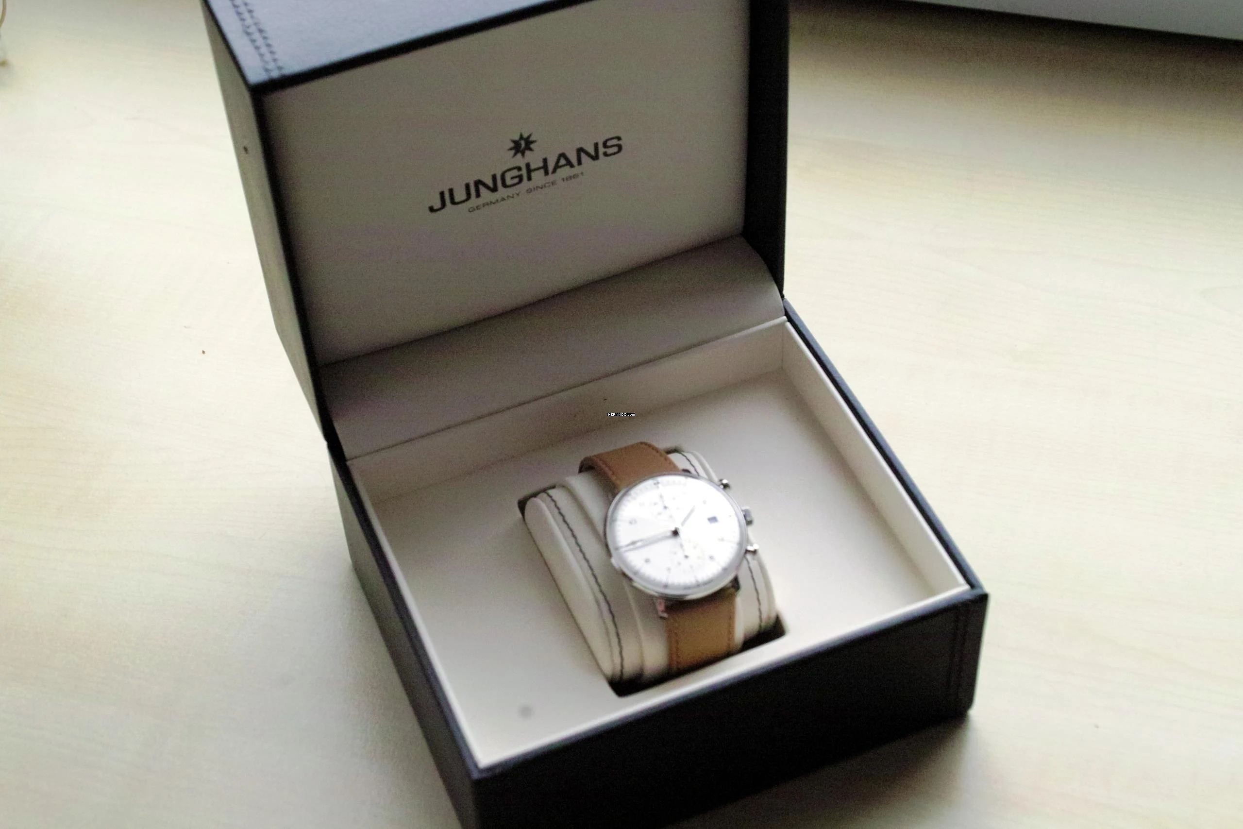 Thumbnail von Junghans max bill Chronoscope Date