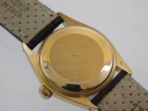 Thumbnail von Rolex Datejust 31 18 Karat Gelbgold Datejust 31 mm Medium mit Krokoband und original Schließe original Box im Top Zustand von 1977