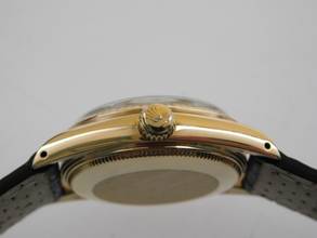 Thumbnail von Rolex Datejust 31 18 Karat Gelbgold Datejust 31 mm Medium mit Krokoband und original Schließe original Box im Top Zustand von 1977