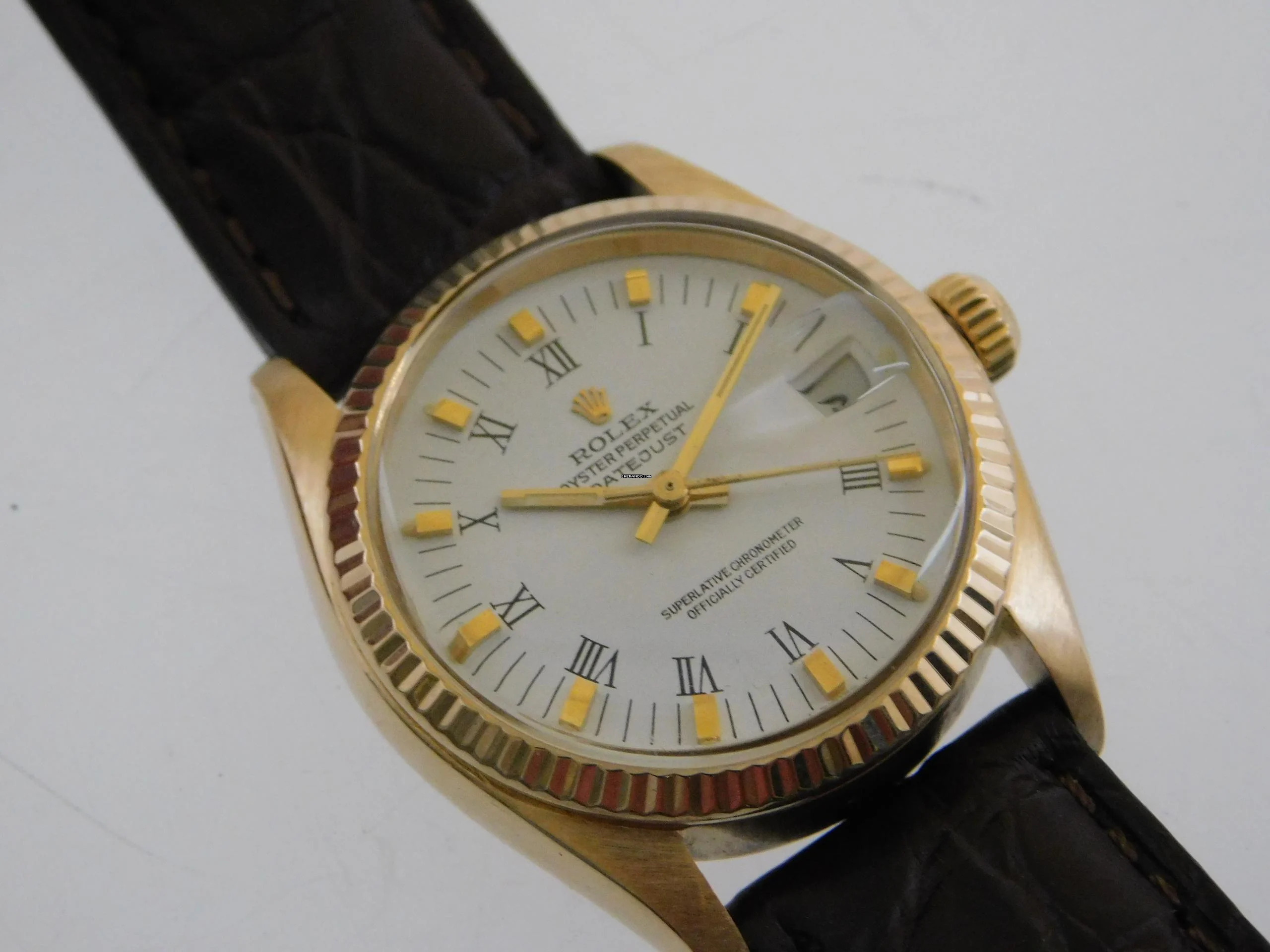 Rolex Datejust 31 18 Karat Gelbgold Datejust 31 mm Medium mit Krokoband und original Schließe original Box im Top Zustand von 1977