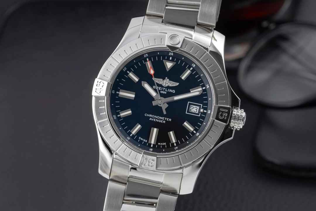  Breitling Avenger Stahl Automatik Herrenuhr Ref. A17318101B1A1 Box & Papiere 