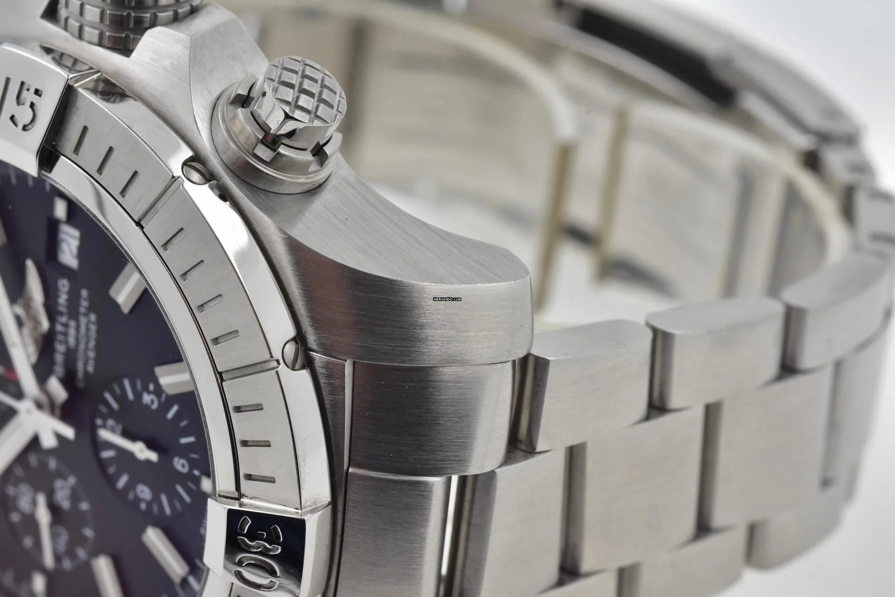  Breitling Super Avenger Chronograph 48 A13375101B1A1 