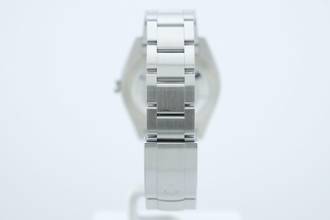 Thumbnail von Rolex Oyster Perpetual 41 Green Dial - With Box And Papers - 124300 2022