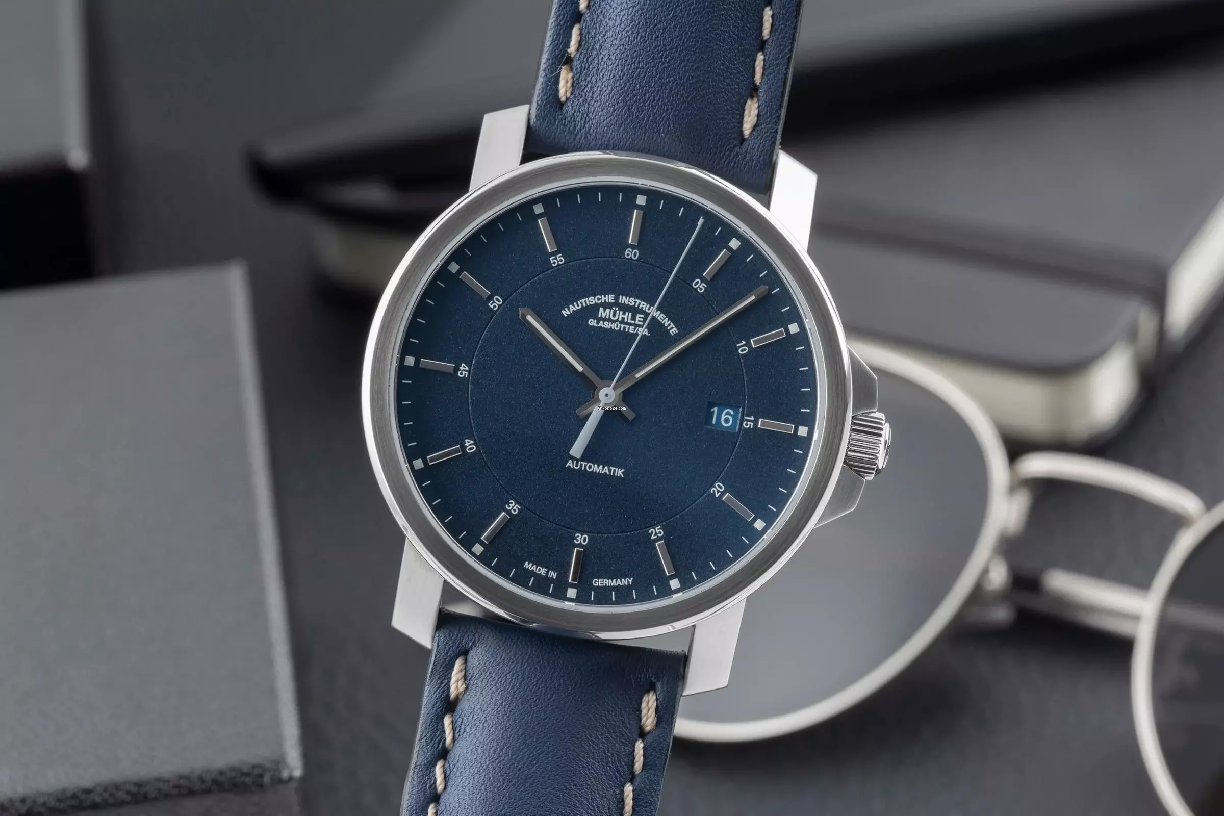 Mühle 29er Stahl Automatik Herrenuhr Ref. M1-25-72-200-LB Box & Papiere 2023