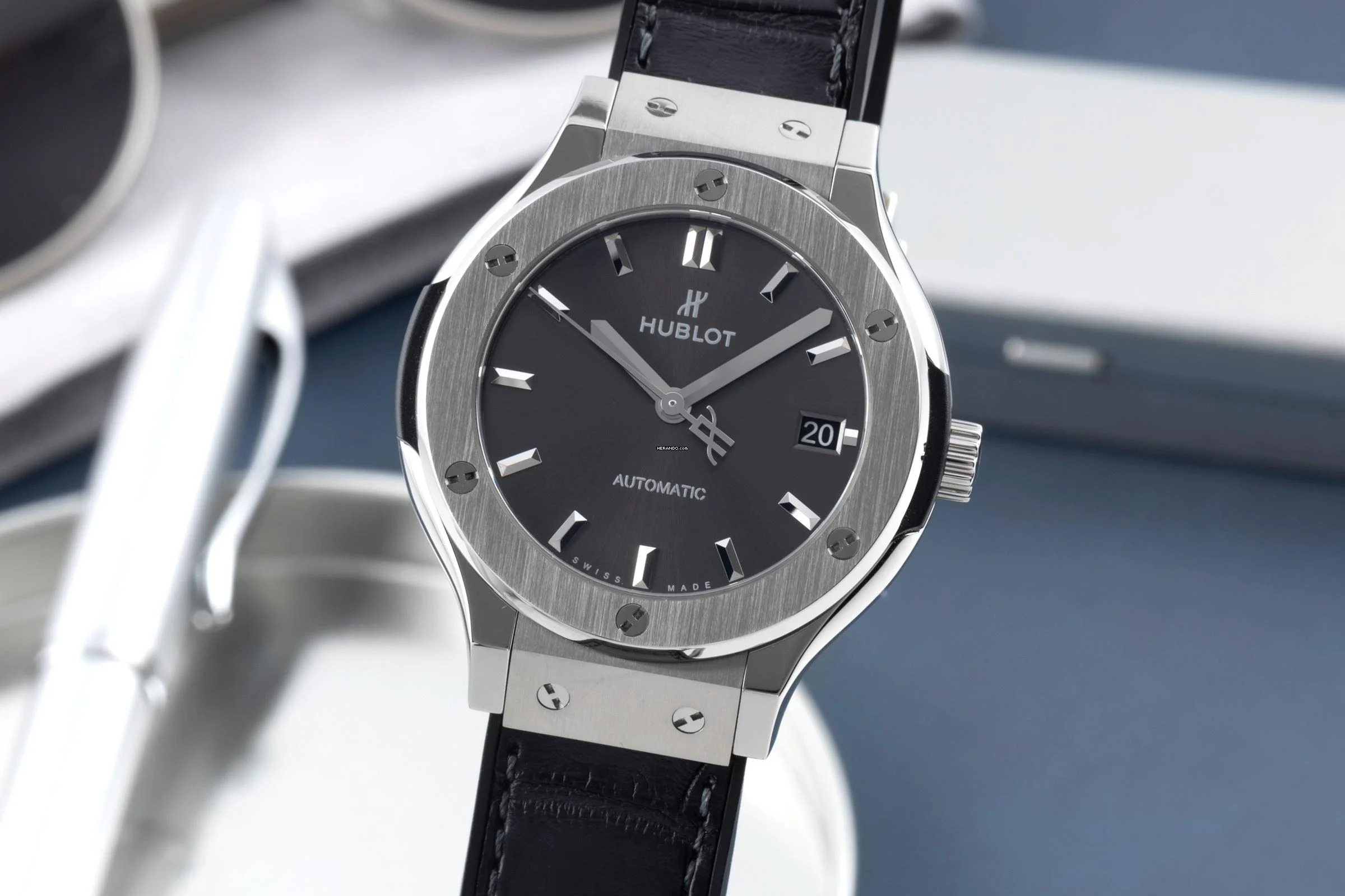  Hublot Classic Fusion Racing Grey Titan Automatik Ref. 565.NX.7071.LR Box & Papiere 2019 