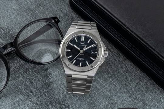  IWC Ingenieur Automatic Edelstahl Black Dial Automatik Herrenuhr Ref. IW328901 B&P 2025 