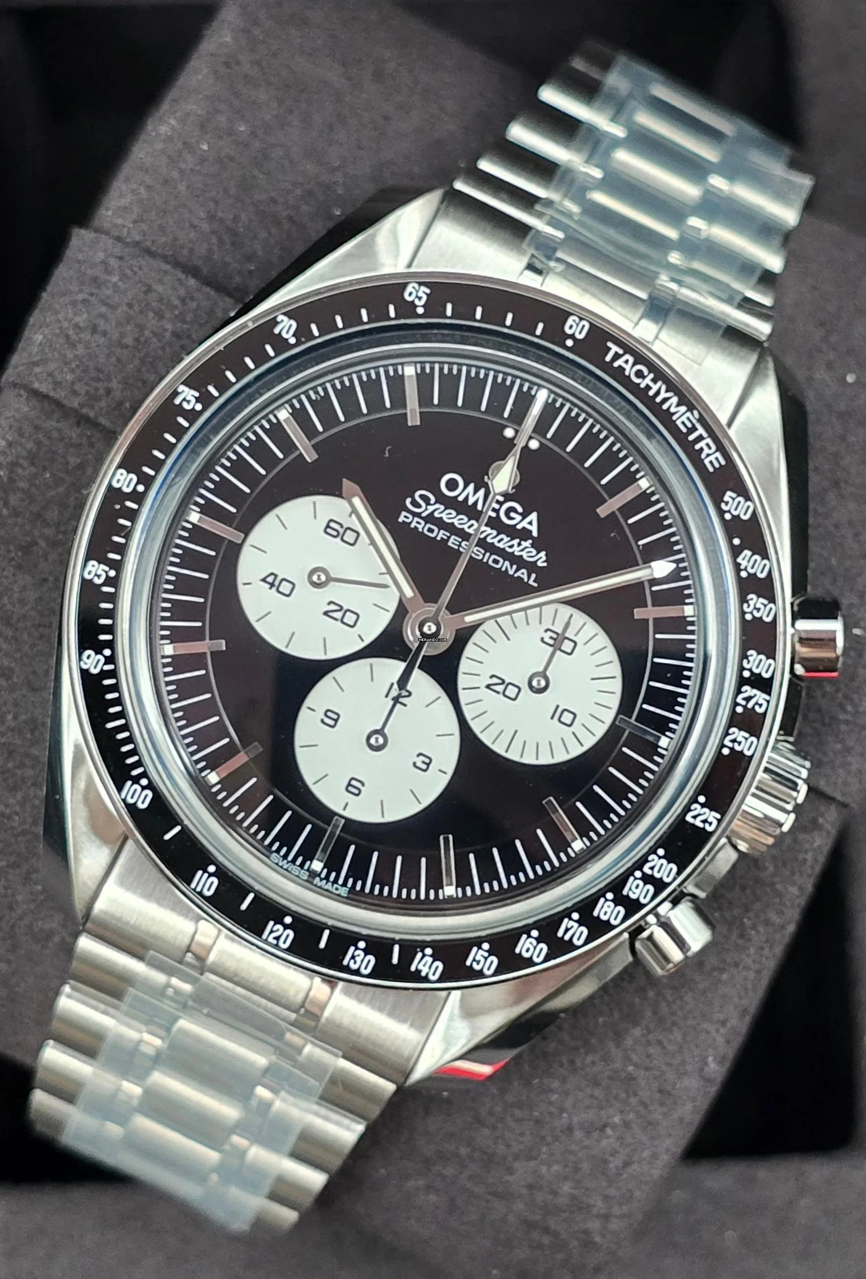 Omega Speedmaster Professional Moonwatch 42mm 310.30.42.50.01.004 Reverse Panda New 2026 Model Unworn/New Condition Full Set 1/2026