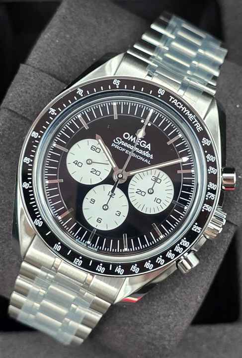  Omega Speedmaster Professional Moonwatch 42mm 310.30.42.50.01.004 Reverse Panda New 2026 Model Unworn/New Condition Full Set 1/2026 
