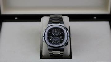 Thumbnail von Patek Philippe Nautilus Traveltime Chronograph - like New - Fullset - 06/2015