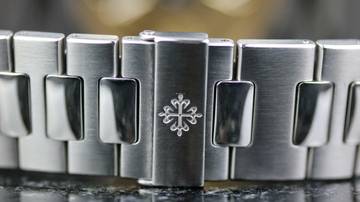 Thumbnail von Patek Philippe Nautilus Traveltime Chronograph - like New - Fullset - 06/2015