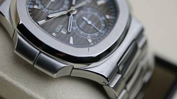 Thumbnail von Patek Philippe Nautilus Traveltime Chronograph - like New - Fullset - 06/2015