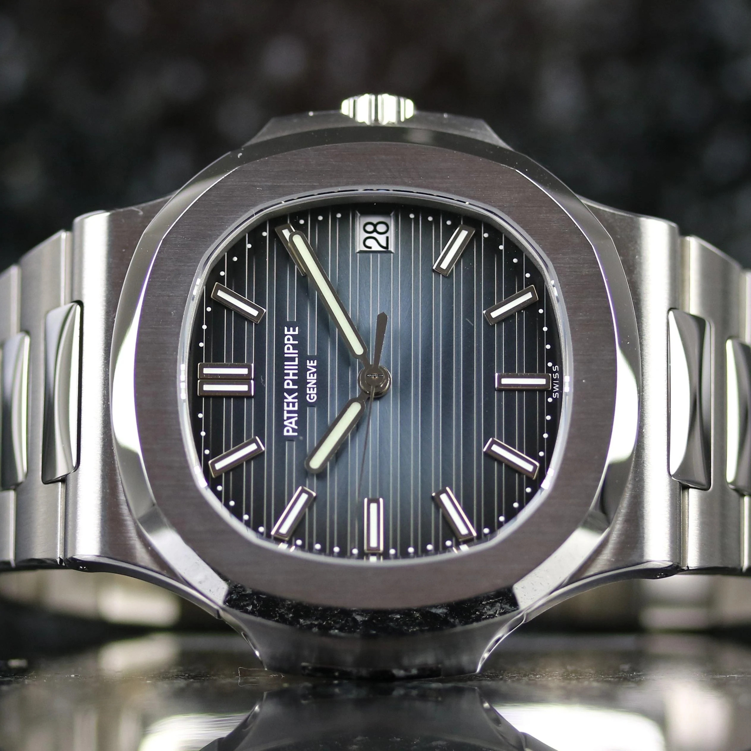  Patek Philippe Nautilus Steel - Blue New Calibre - like New - Fullset - 2020 