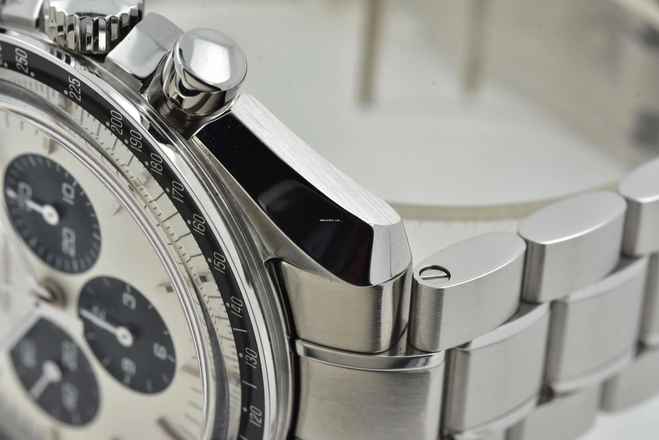  Omega Speedmaster Professional Moonwatch Tokyo 2020 Panda Limited 52230423004001 